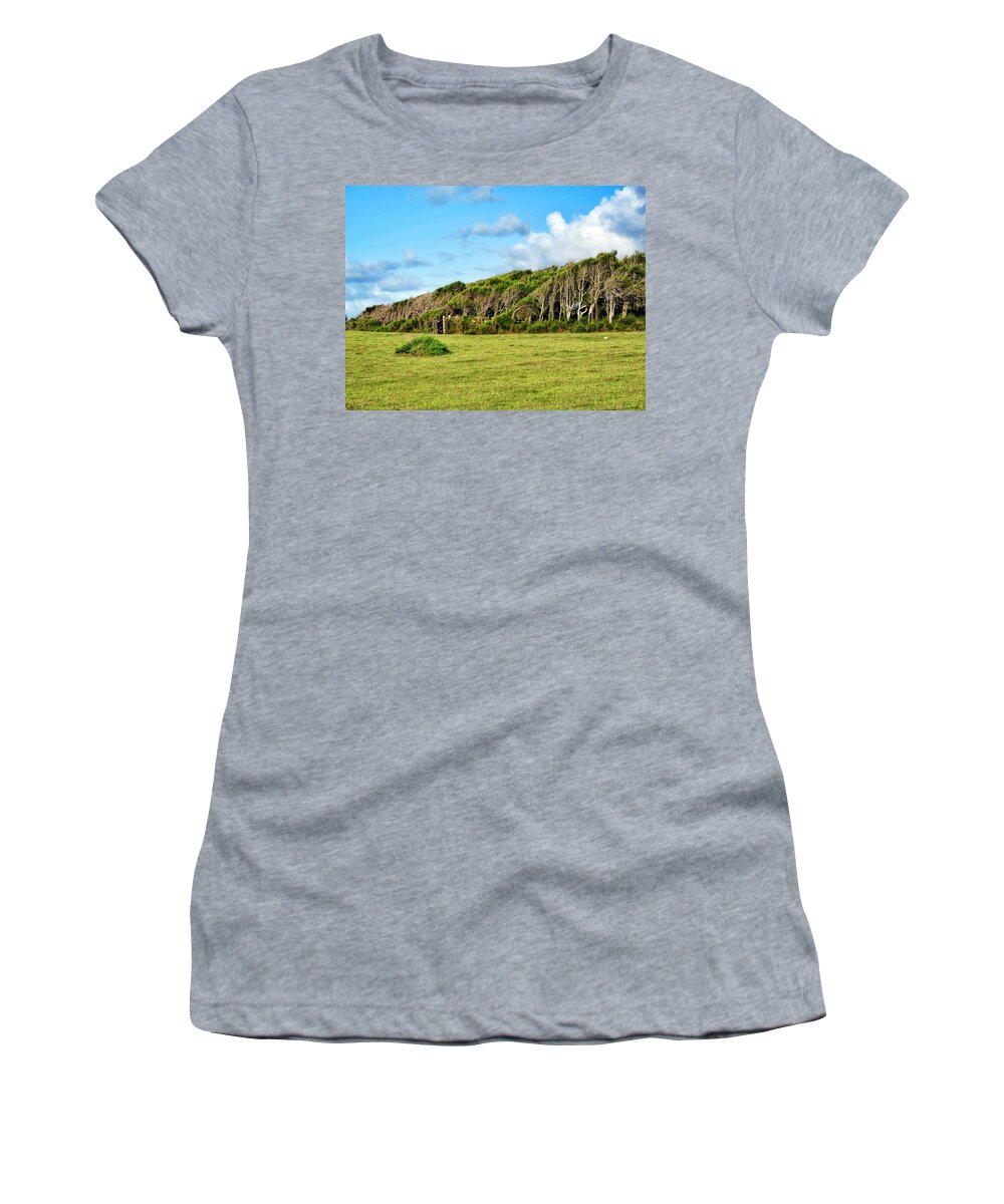 Hawaii Women's T-Shirt featuring the photograph Hookipa 4 by Dawn Eshelman