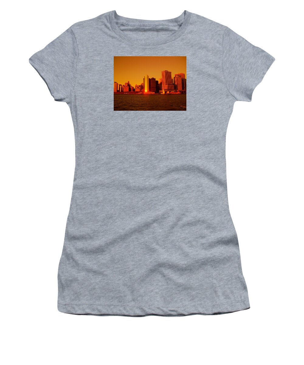 Manhattan Skyline Prints Women's T-Shirt featuring the photograph Manhattan Skyline at Sunset by Monique Wegmueller
