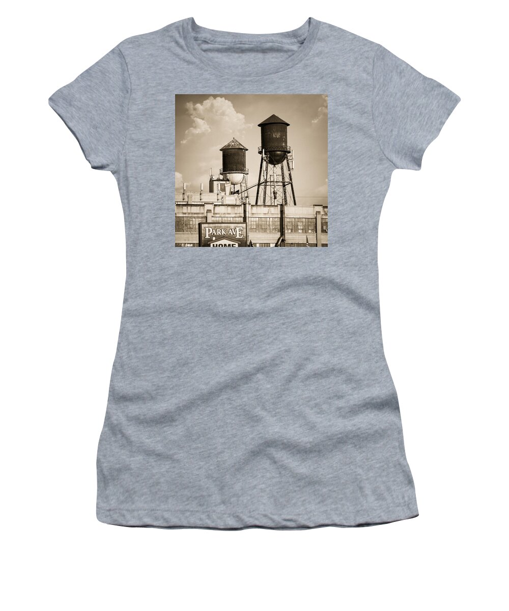 Water Towers Women's T-Shirt featuring the photograph New York water tower 8 - Williamsburg Brooklyn by Gary Heller
