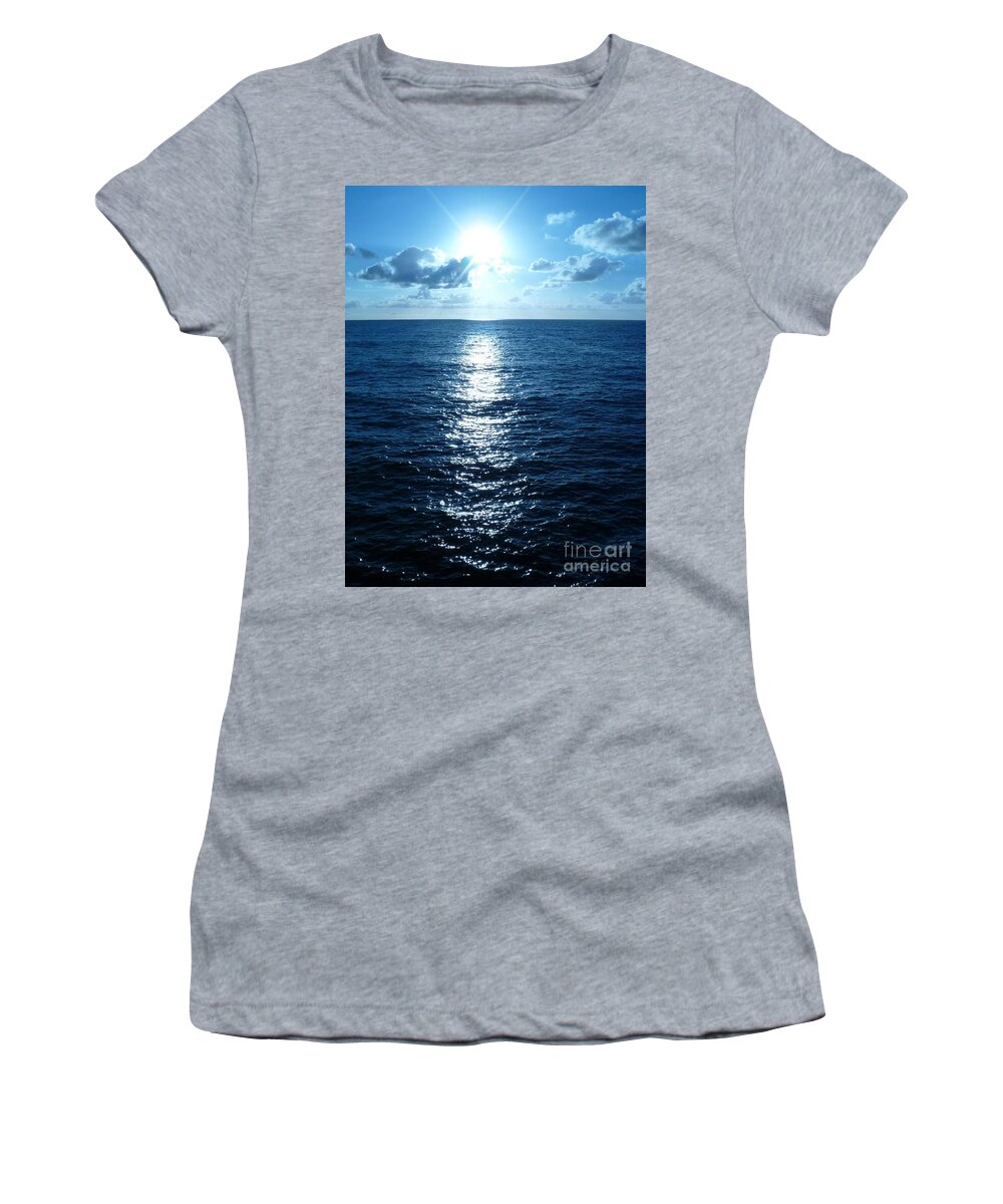 Sky And Cloud Women's T-Shirt featuring the photograph Ocean Fall by Fei A