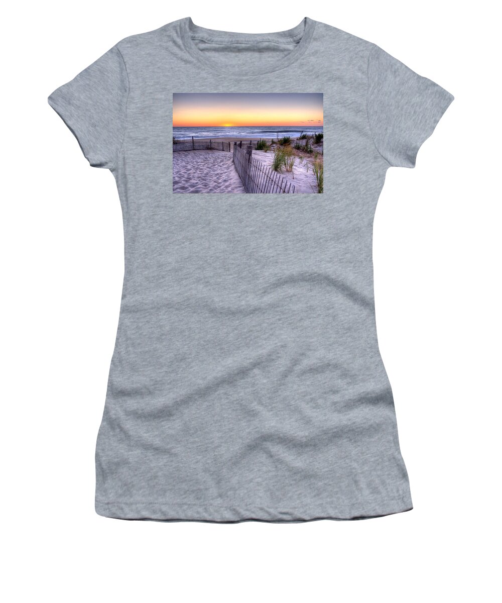 Delaware Women's T-Shirt featuring the photograph Tower Beach Sunrise by David Dufresne