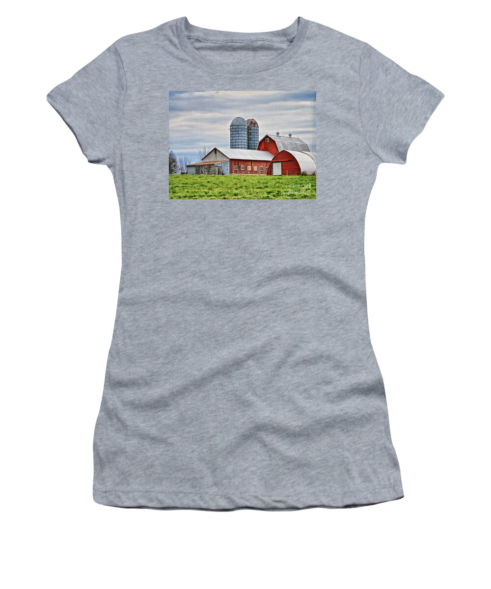 Barn Women's T-Shirt featuring the photograph Vermont Barn in Oil #2 by Deborah Benoit