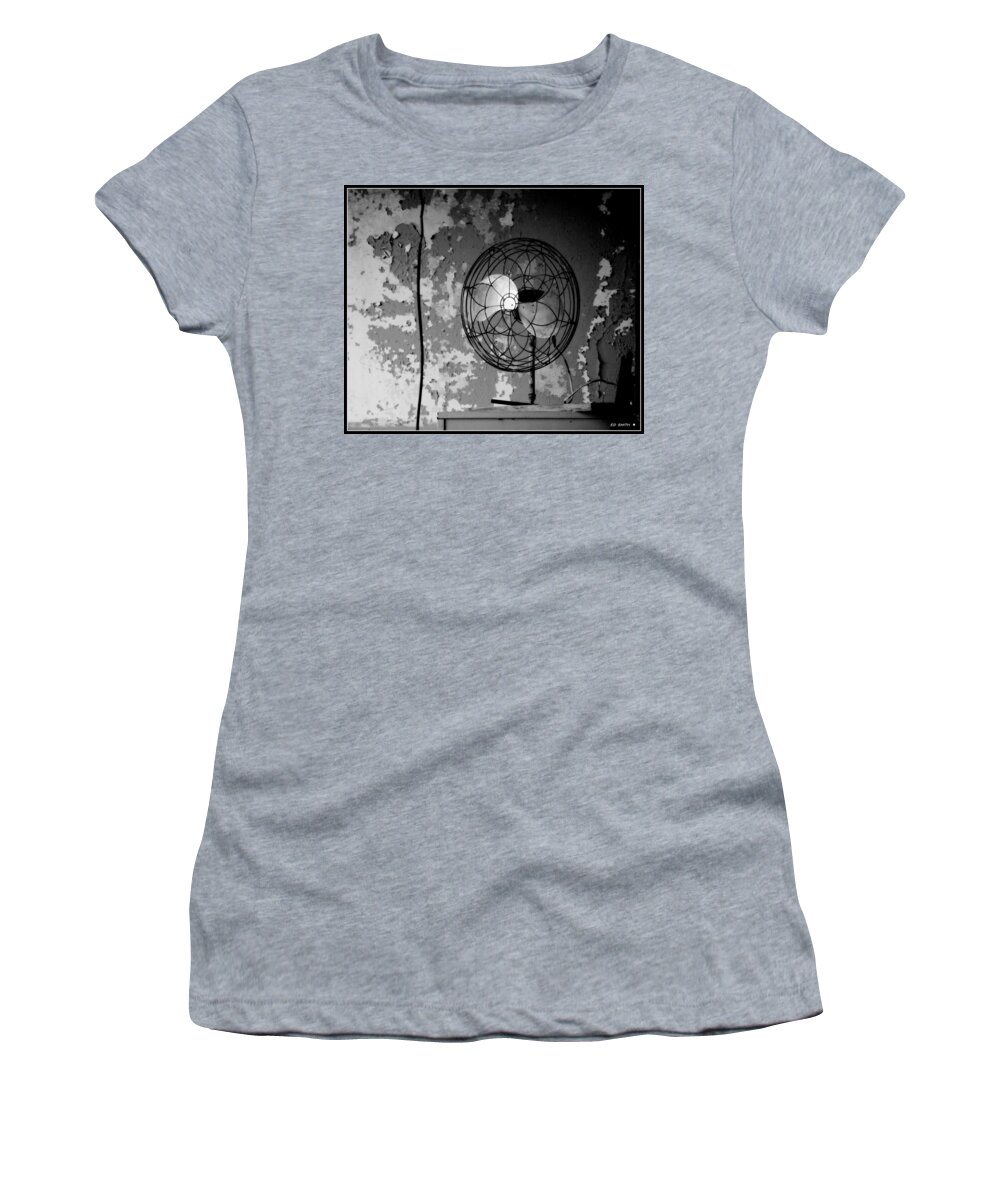 Vintage Ac Women's T-Shirt featuring the photograph Vintage AC by Edward Smith