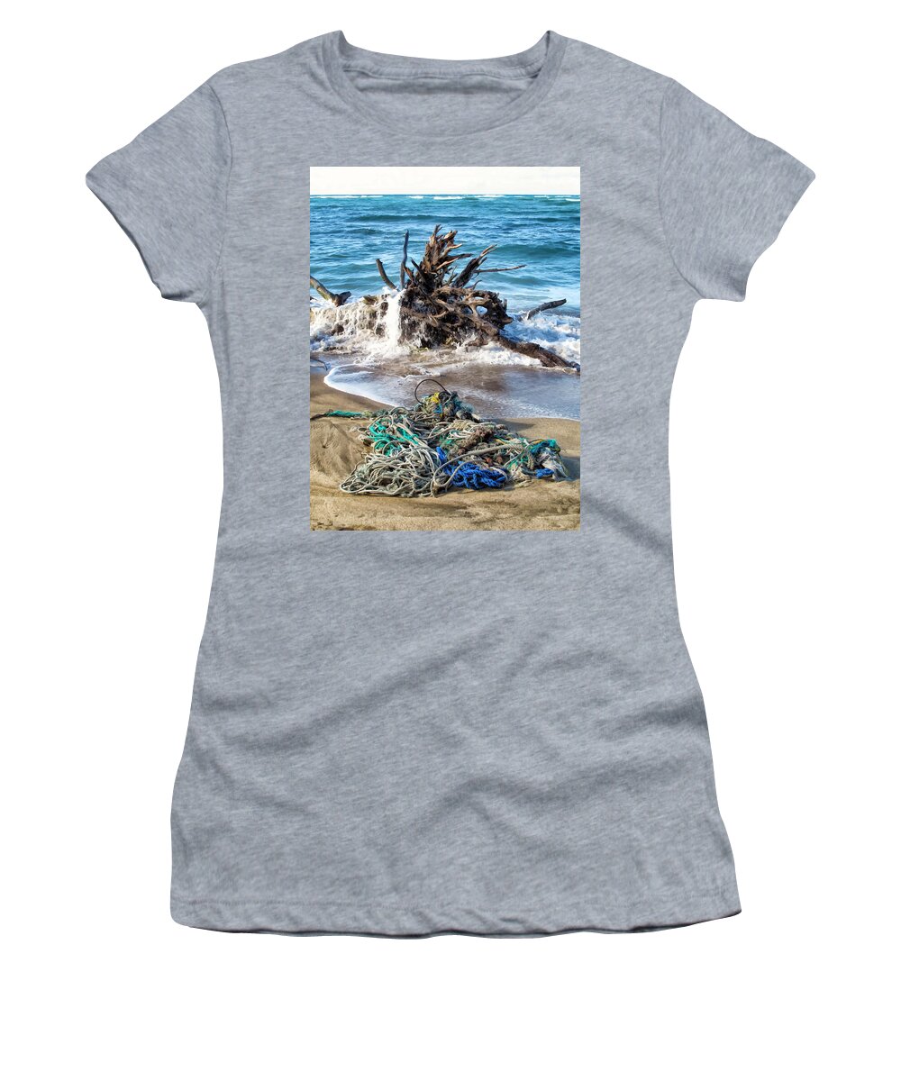 Hawaii Women's T-Shirt featuring the photograph Waiehu Beach 9 by Dawn Eshelman
