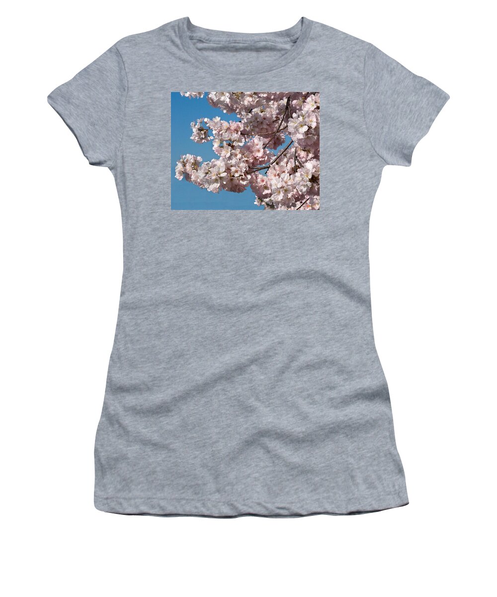 Washington D.c. Women's T-Shirt featuring the photograph Japanese Cherry Blossoms DS020 by Gerry Gantt