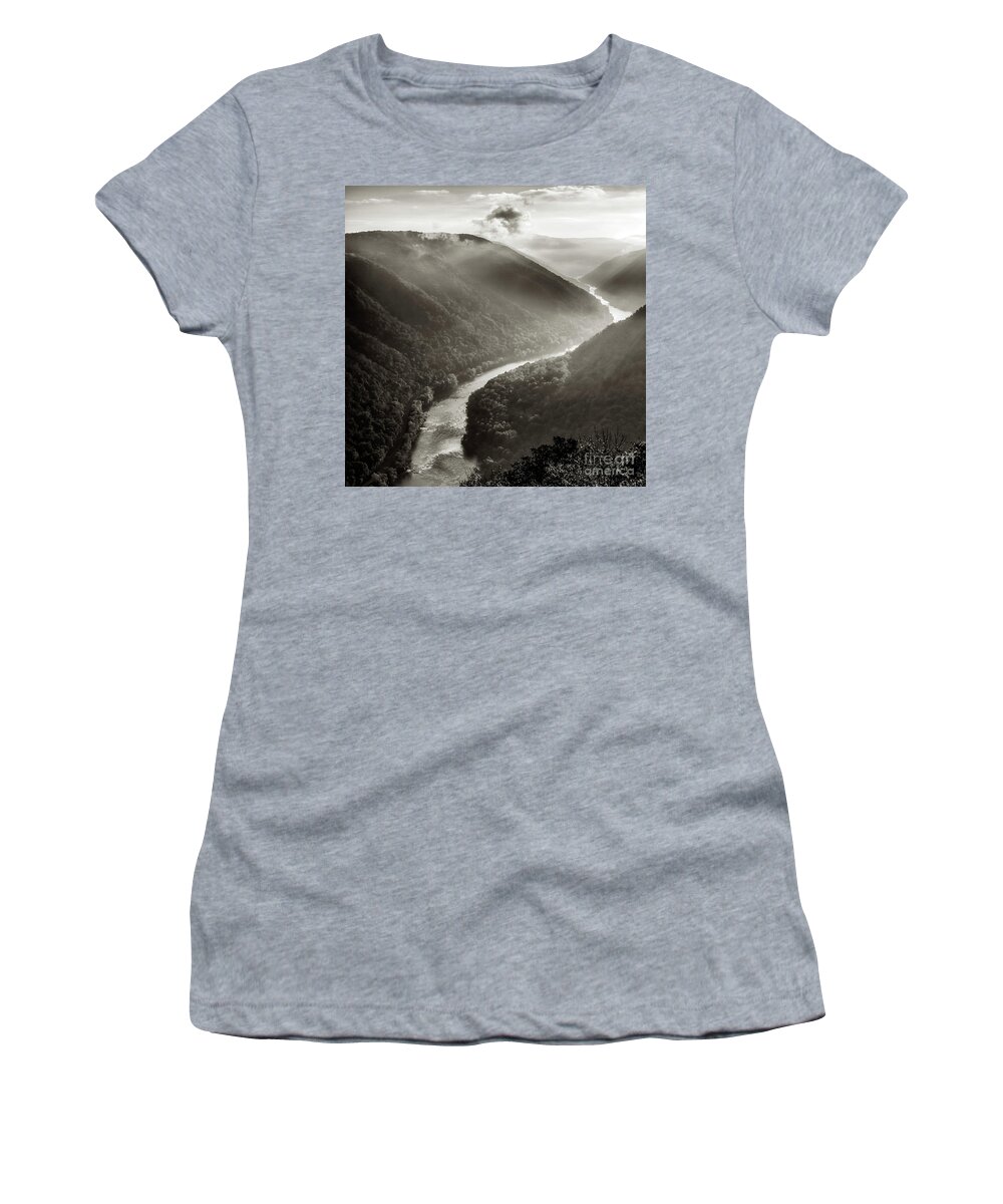 New River Gorge Women's T-Shirt featuring the photograph Grandview in Black and White #1 by Thomas R Fletcher