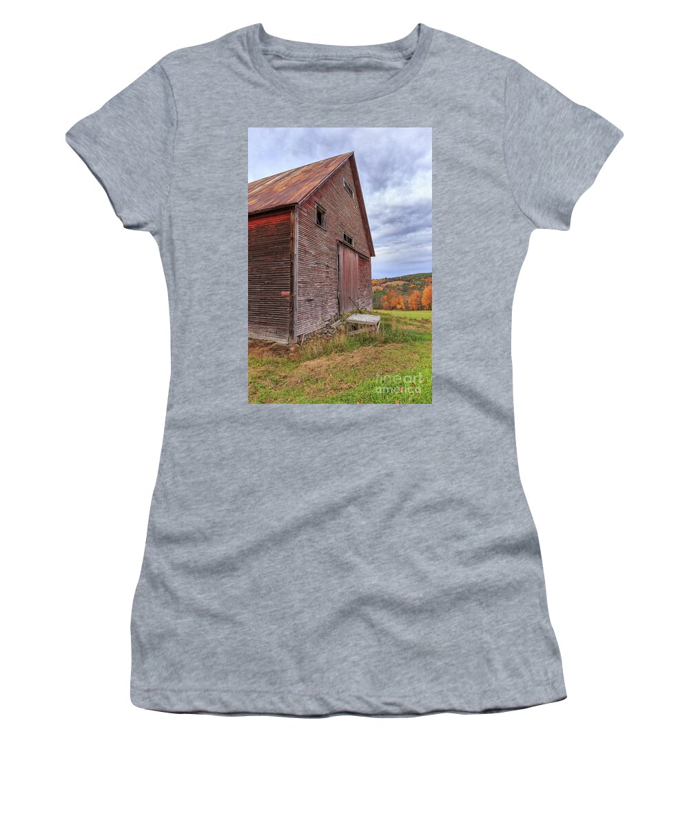 Barn Women's T-Shirt featuring the photograph Old Barn Jericho Hill Vermont in Autumn #1 by Edward Fielding