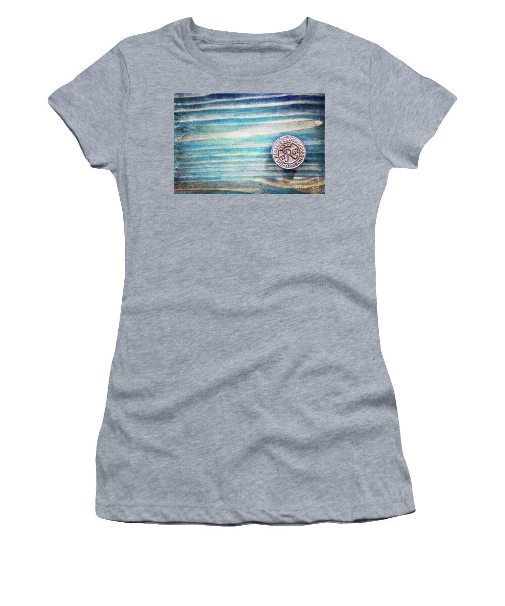 Vintage Women's T-Shirt featuring the photograph Simplicity #1 by Jennifer Camp