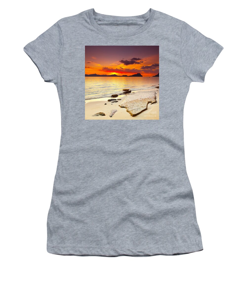 Beach Women's T-Shirt featuring the photograph Sunset #16 by MotHaiBaPhoto Prints