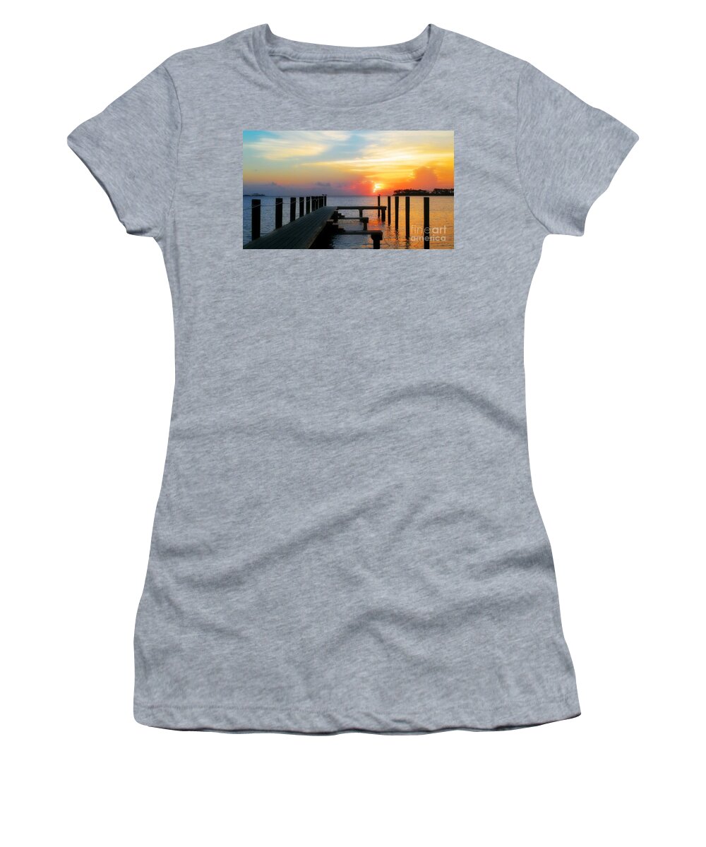 North Carolina Women's T-Shirt featuring the photograph Beginning of A Beautiful Day by Benanne Stiens