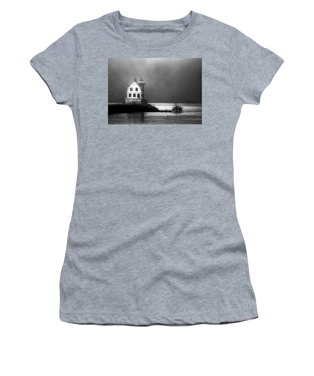 Breakwater Lighthouse Women's T-Shirt featuring the photograph Breakwater Trance by Jeff Cooper