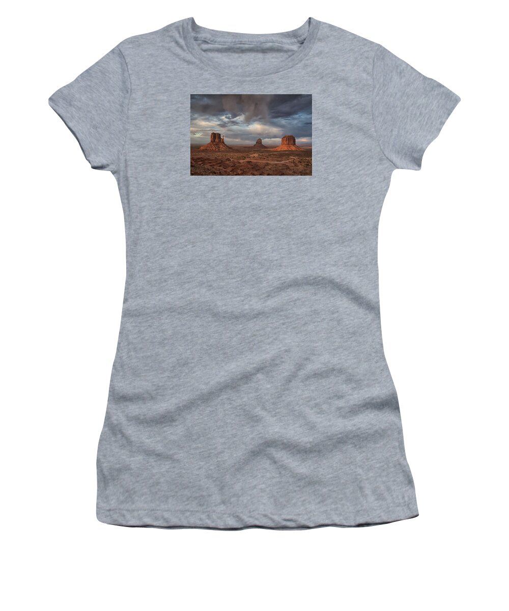 Arizona Women's T-Shirt featuring the photograph Classic View by Robert Fawcett