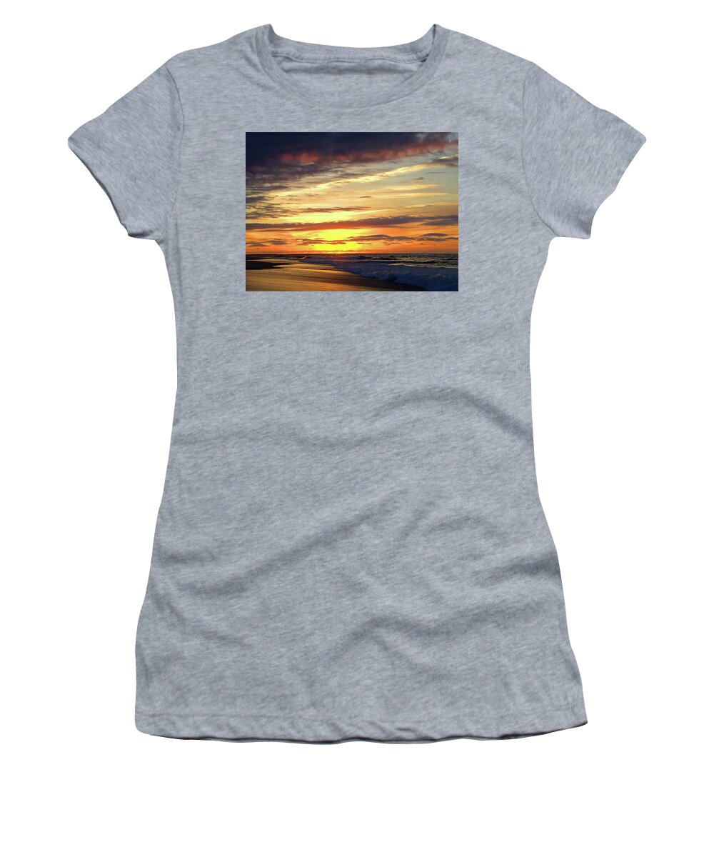 Seas Women's T-Shirt featuring the photograph Daybreak I V by Newwwman