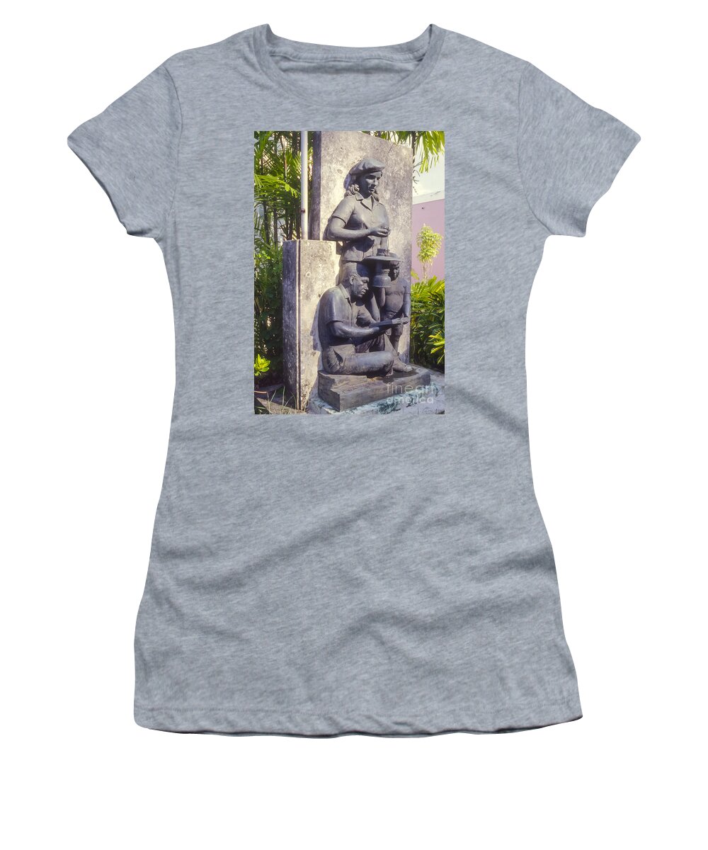 Havana Women's T-Shirt featuring the photograph Everyone Can Read by Bob Phillips