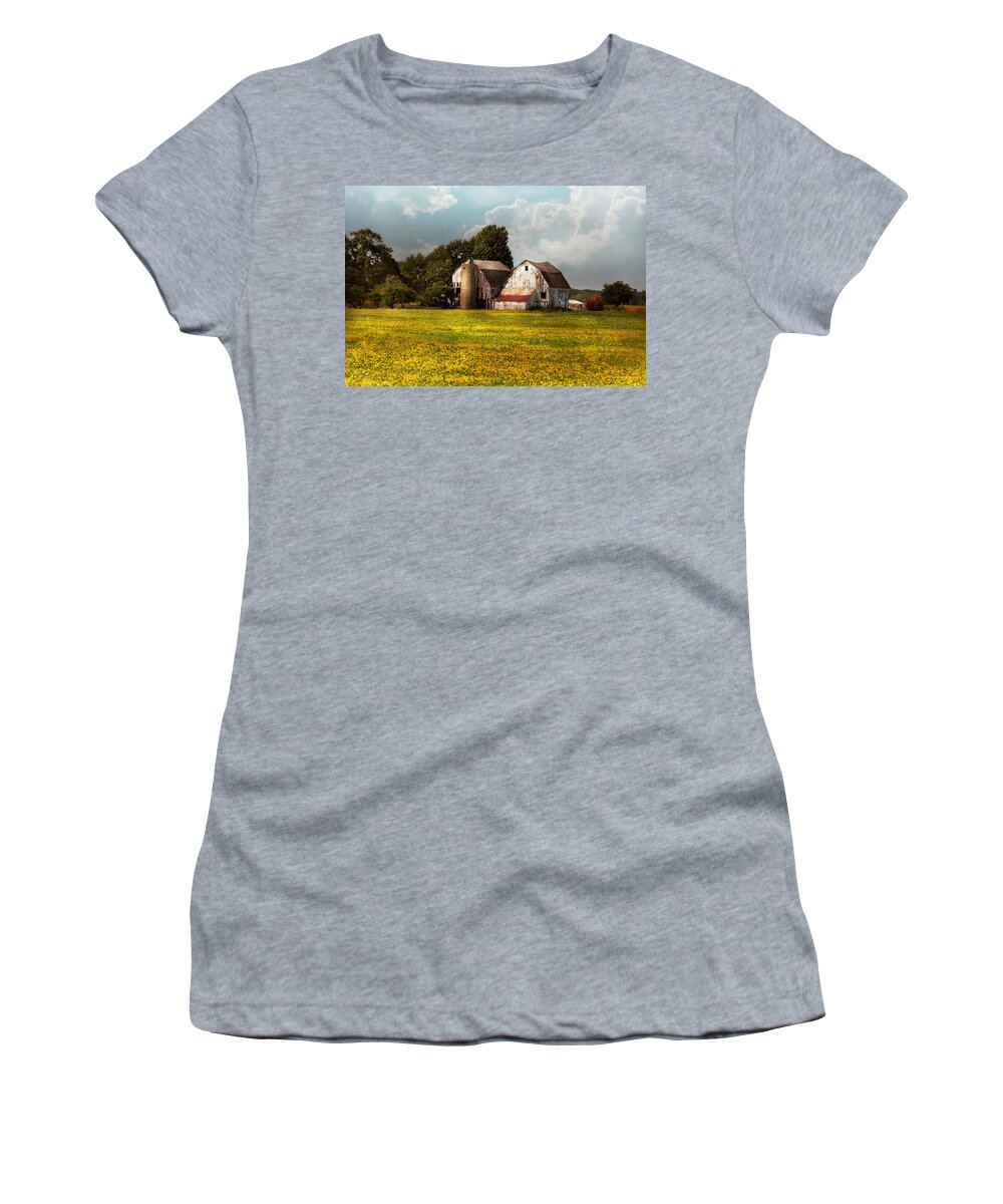 Ohio Women's T-Shirt featuring the photograph Farm - Ohio - Broken dreams by Mike Savad