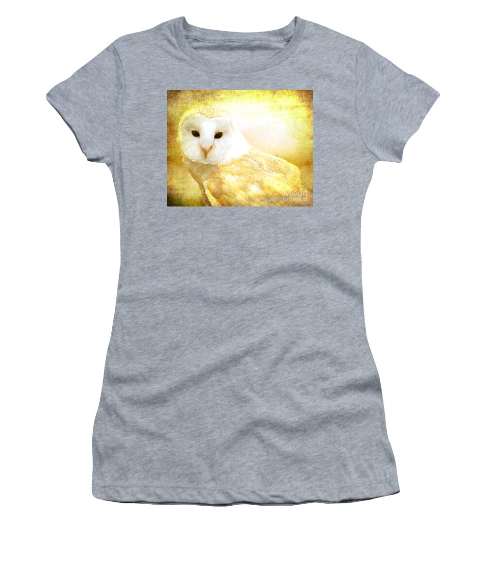 Barn Owl Women's T-Shirt featuring the digital art Her majesty by Heather King