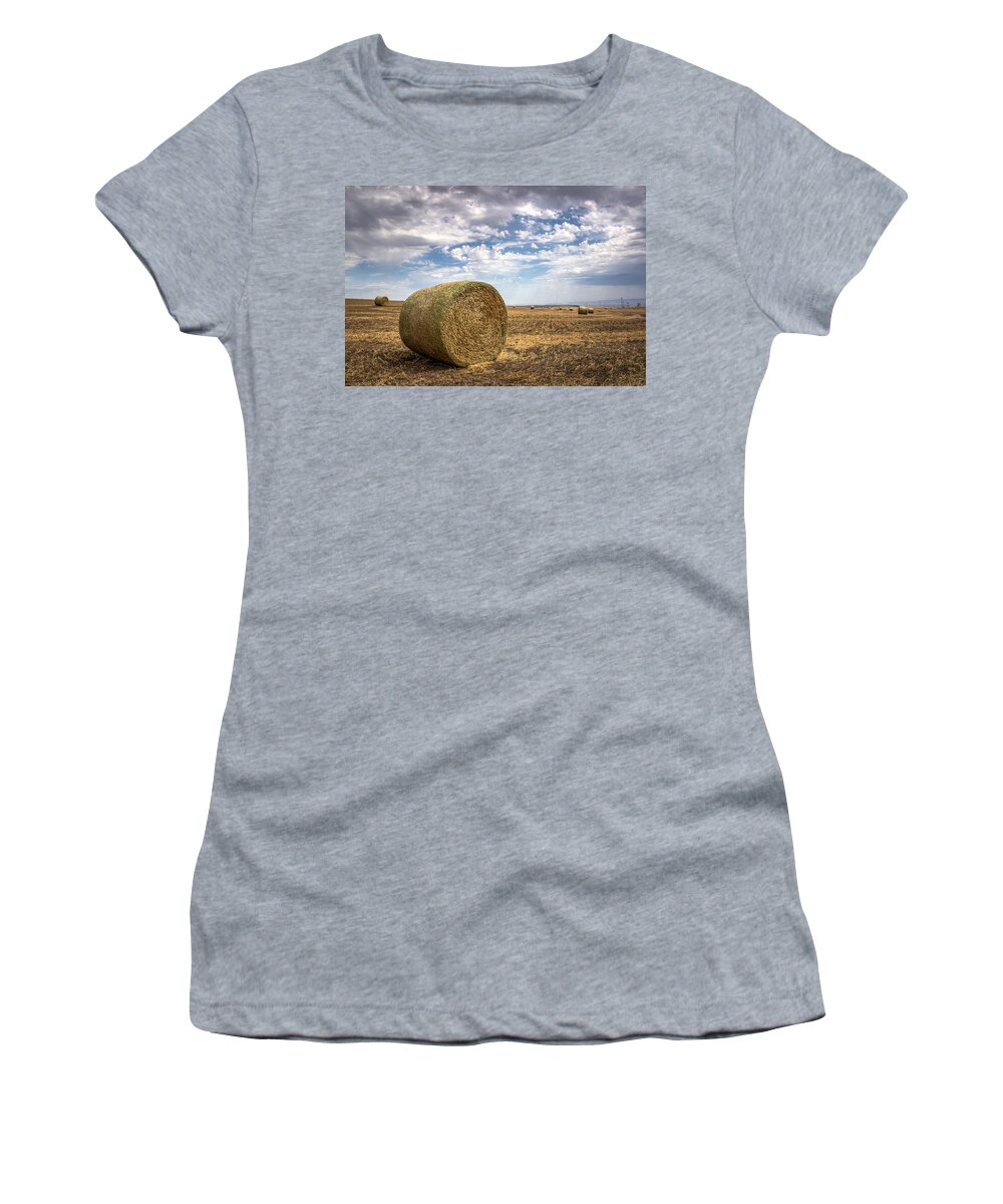 Lewiston Idaho Id Clarkston Washington Wa Lc-valley Lc Valley Pacific Northwest Lewis Clark Landscape Palouse Hay Haybale Bale Roll Field Blue Sky White Clouds Women's T-Shirt featuring the photograph Idaho Hay Bale by Brad Stinson