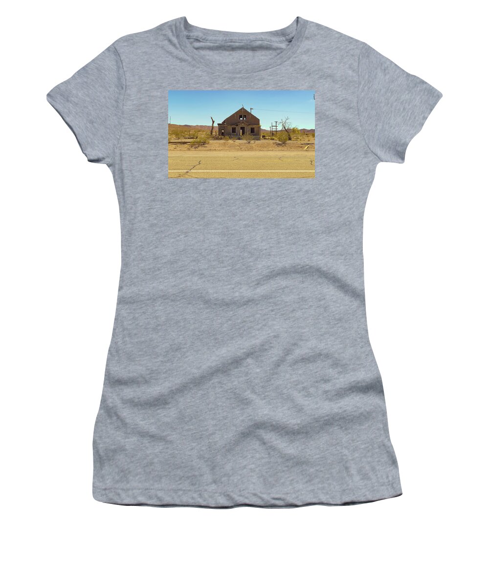 Abandoned House Women's T-Shirt featuring the photograph Ludlow house along Route 66 by Richard Lund