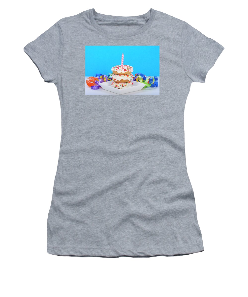 https://render.fineartamerica.com/images/rendered/default/t-shirt/29/9/images/artworkimages/medium/1/mini-donut-cake-with-blue-candle-by-sheila-fitzgerald-mini-donut-cake-with-pink-candle-sheila-fitzgerald.jpg?targetx=0&targety=0&imagewidth=300&imageheight=199&modelwidth=300&modelheight=405