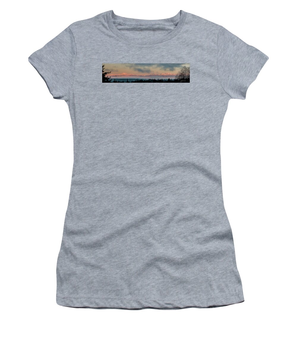 Olympic Mountains Women's T-Shirt featuring the photograph Olympic Mountains at Dawn.1 by E Faithe Lester