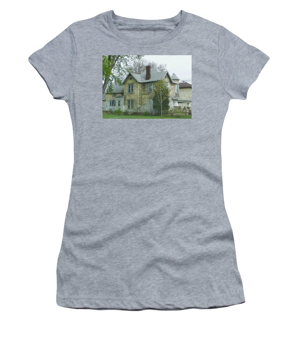 Photography Women's T-Shirt featuring the photograph Past Its Prime by Kathie Chicoine
