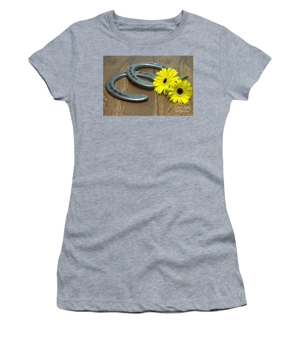 Preakness Stakes Women's T-Shirt featuring the photograph Preakness Stakes Black Eyed Susans with Horseshoes on Wood by Karen Foley