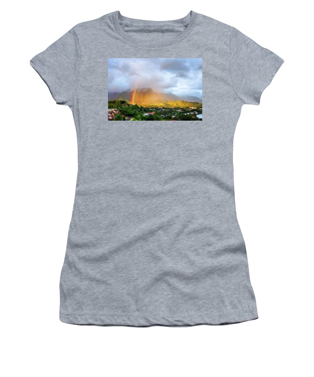 Hawaii Women's T-Shirt featuring the photograph Puu Alii with Rainbow by Dan McManus
