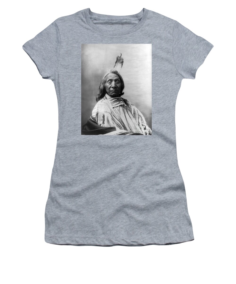 History Women's T-Shirt featuring the photograph Red Cloud, Oglala Lakota Indian Chief by Science Source