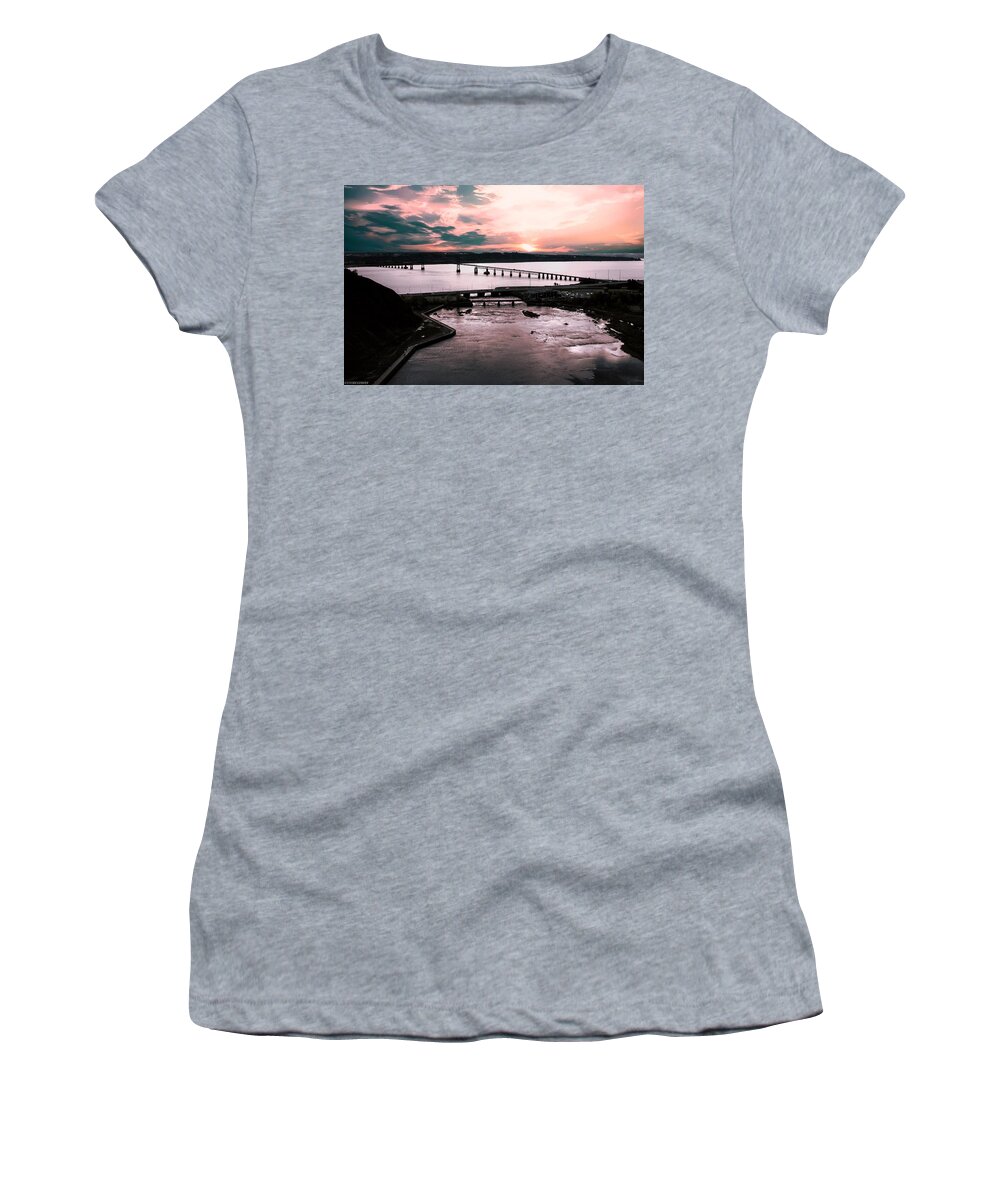 St. Lawrence River Women's T-Shirt featuring the photograph St. Lawrence Sunset by G Lamar Yancy