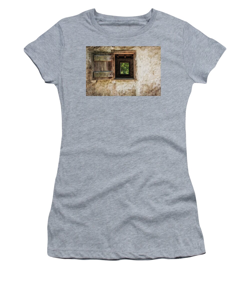 Wormsloe Women's T-Shirt featuring the photograph Straight Through by Jason Roberts