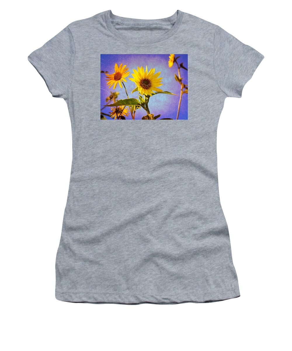 Glenn Mccarthy Women's T-Shirt featuring the photograph Sunflowers - The Arrival by Glenn McCarthy Art and Photography