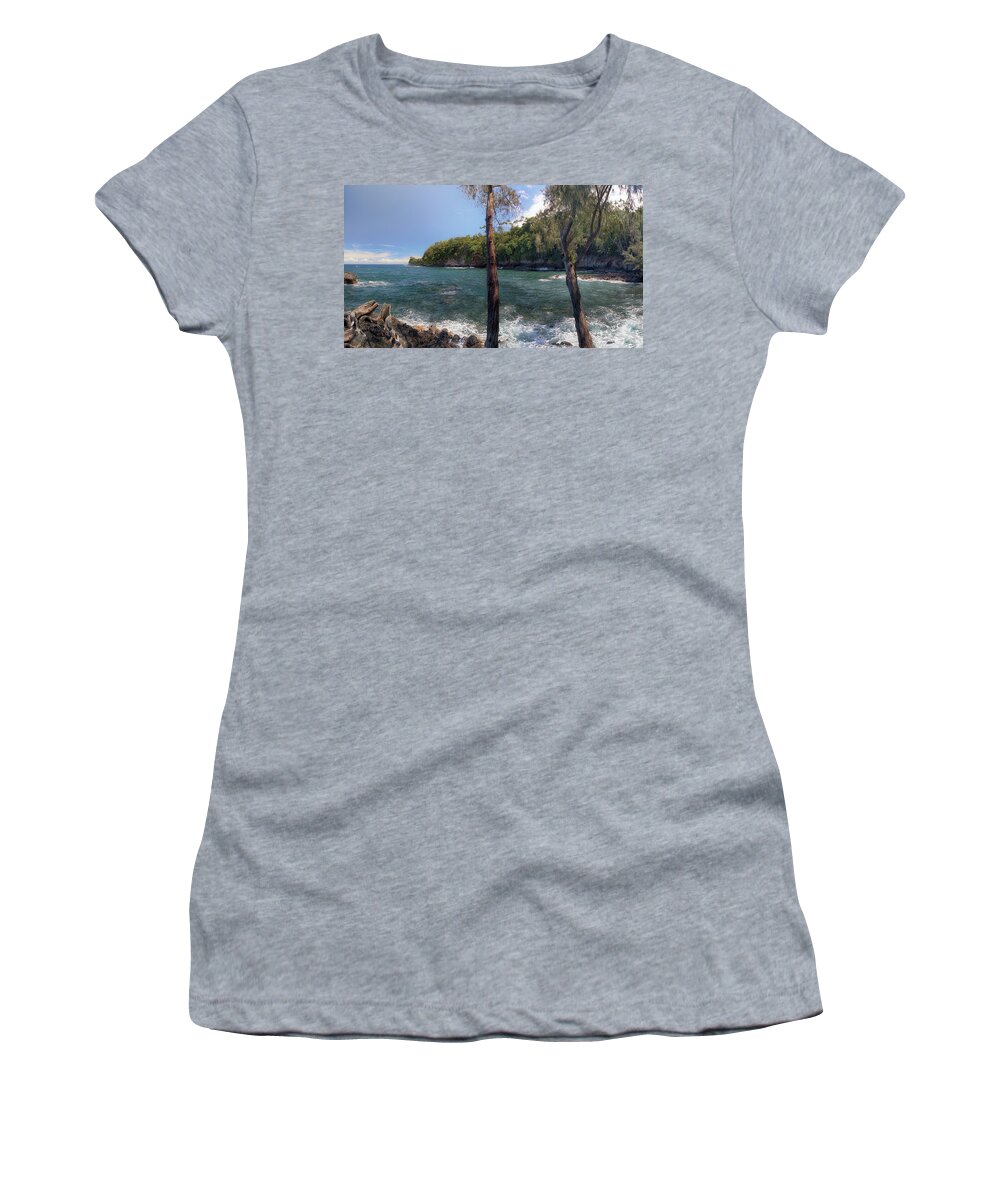Onomea Bay Women's T-Shirt featuring the photograph Turtle Point by Susan Rissi Tregoning