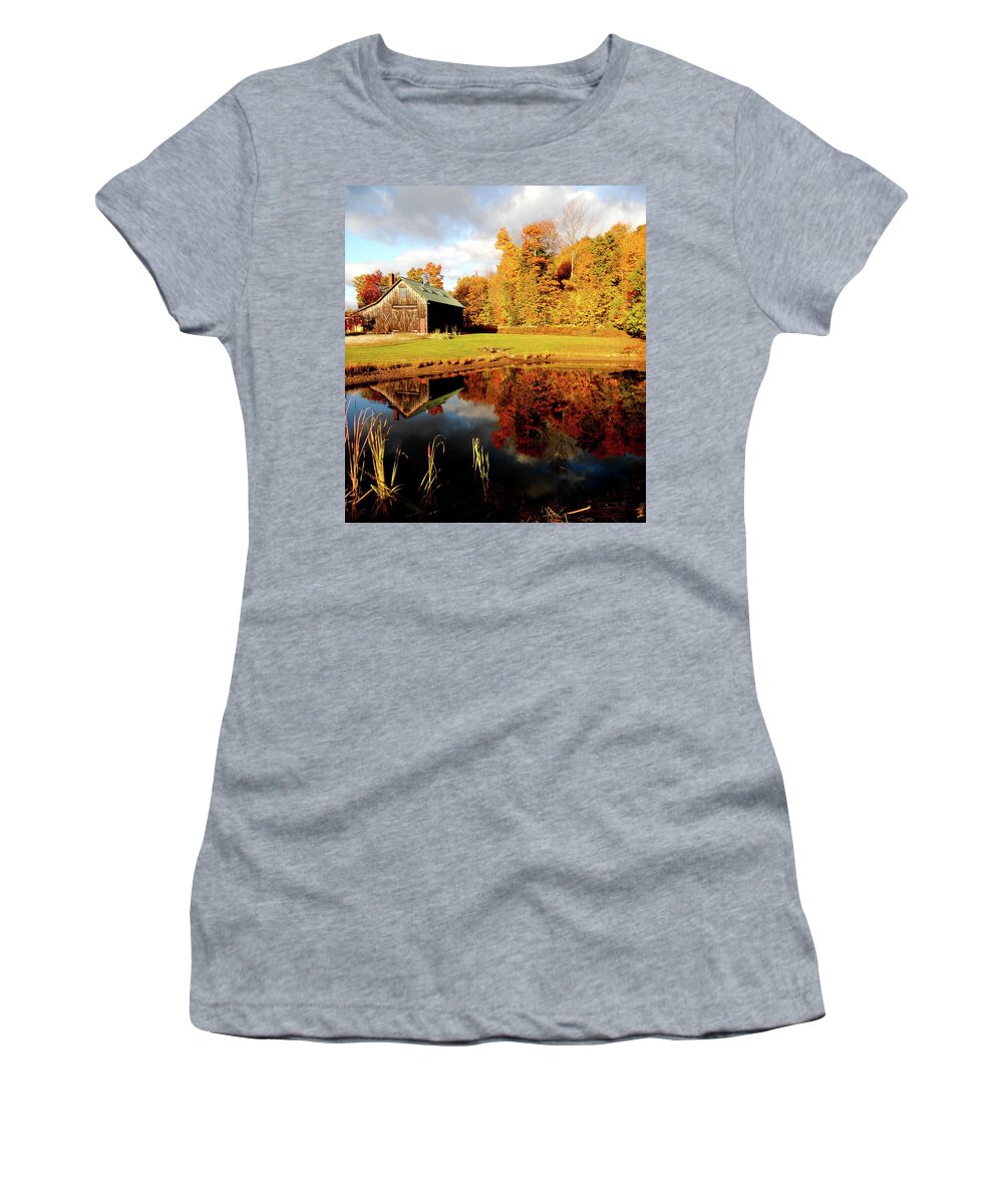 Vermont Women's T-Shirt featuring the photograph Vermont in Autumn by Linda Stern