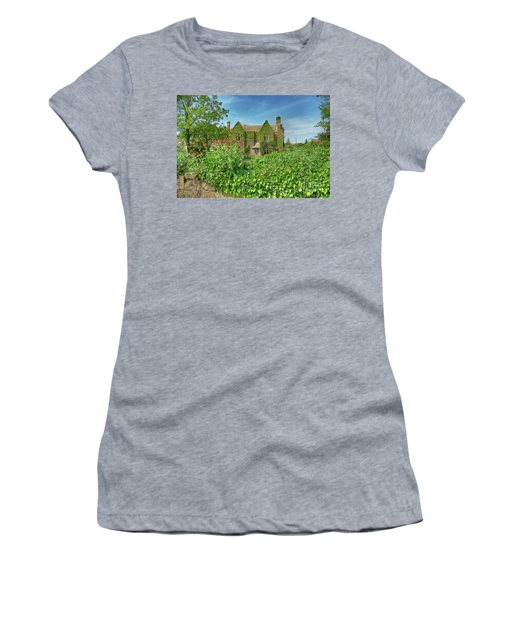 England Women's T-Shirt featuring the photograph Hunters Lodge by John Edwards