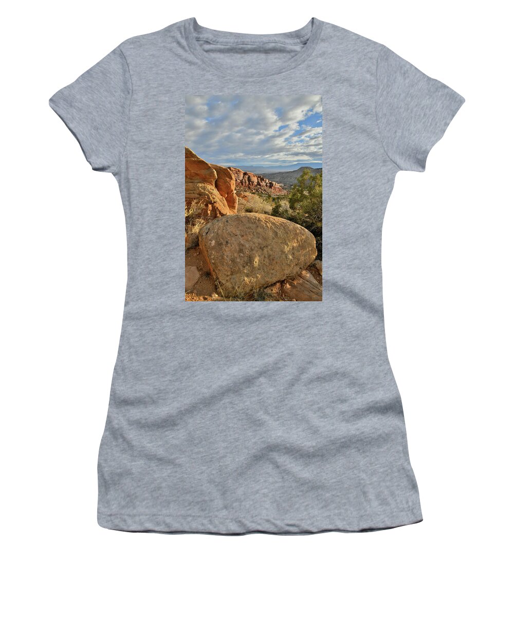 Colorado National Monument Women's T-Shirt featuring the photograph Looking East from Rim Rock Drive by Ray Mathis