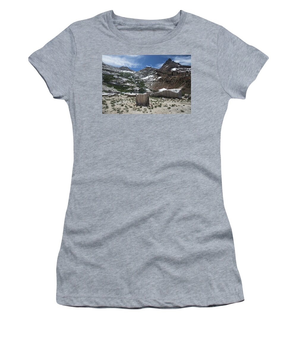 Sierra Nevada Women's T-Shirt featuring the photograph Poo with a view #2 by Ryan Lima