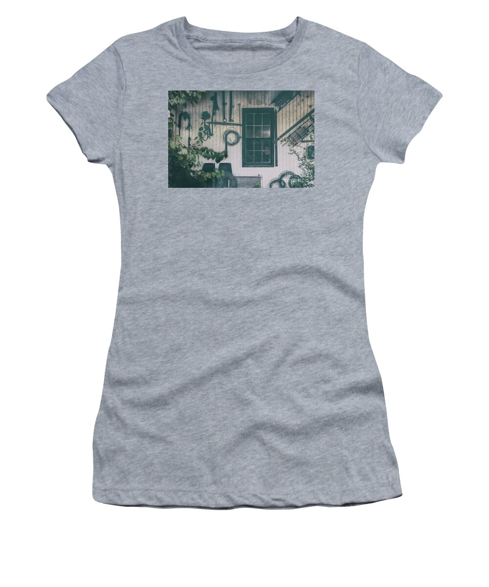 Linda Pages Thieves Market Women's T-Shirt featuring the photograph Side Porch Blues by Dale Powell