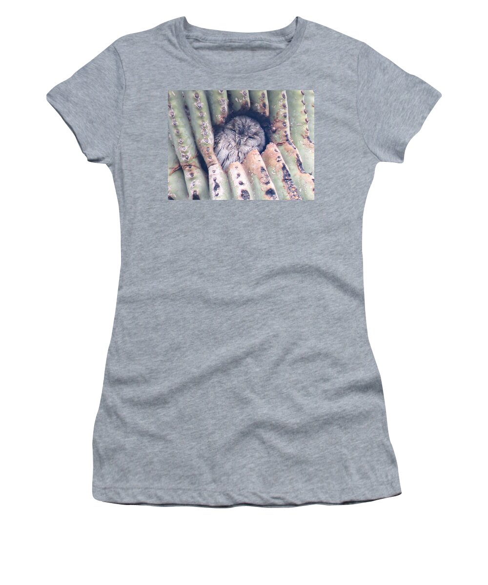 Animals Women's T-Shirt featuring the photograph Sleepy Eye by Judy Kennedy