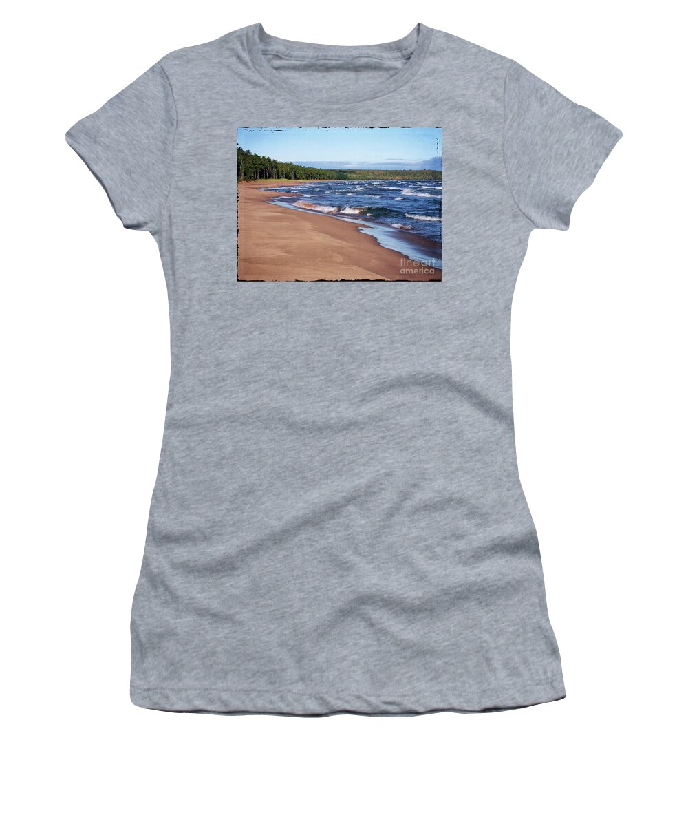 Little Presque Isle Women's T-Shirt featuring the photograph Waves on Lake Superior #1 by Phil Perkins