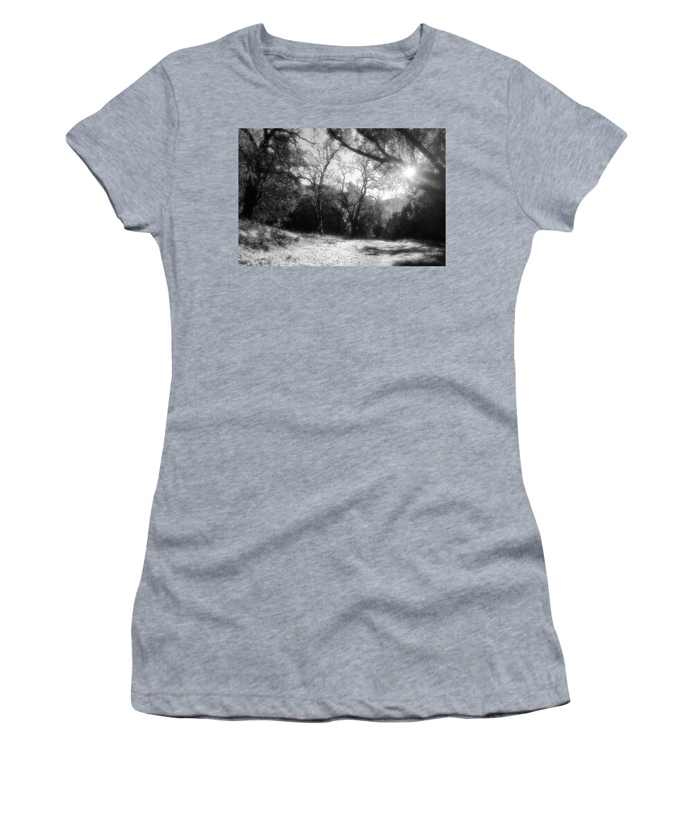 Deer Park Women's T-Shirt featuring the photograph Deer Park Rd Fairfax by John Parulis