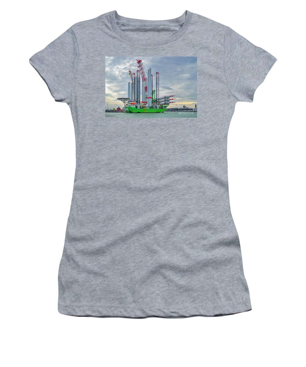 Installation Vessel Women's T-Shirt featuring the photograph Installation Vessel Apollo by Arterra Picture Library