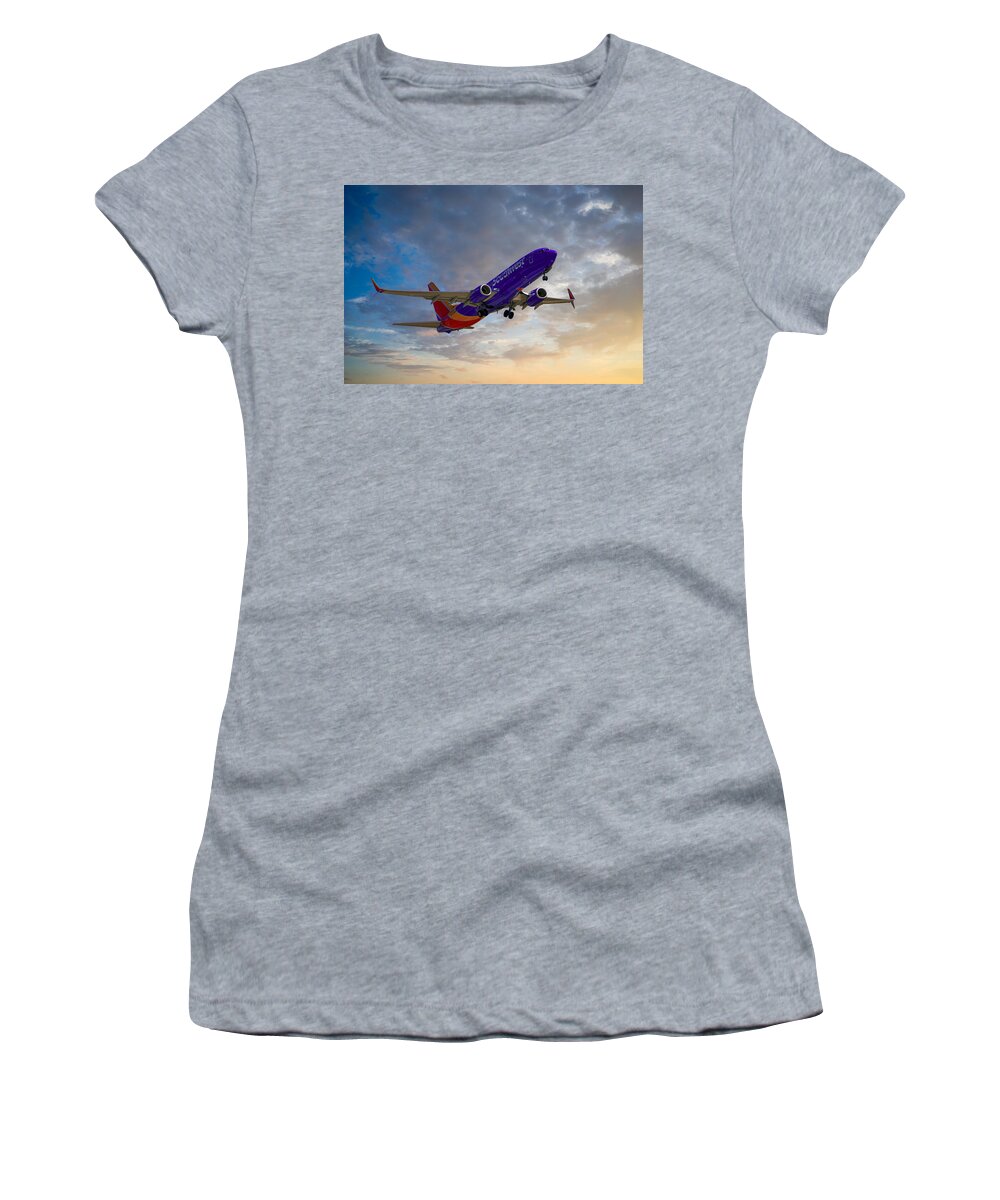 Southwest Women's T-Shirt featuring the photograph SouthWest 737 by Chris Smith