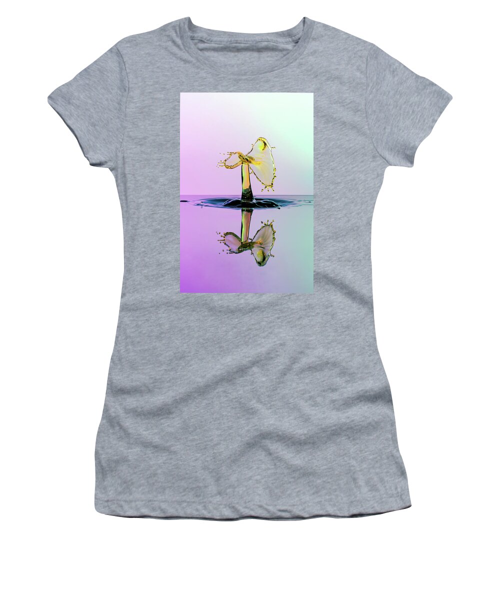 Abstract Women's T-Shirt featuring the photograph The Twister by Sue Leonard