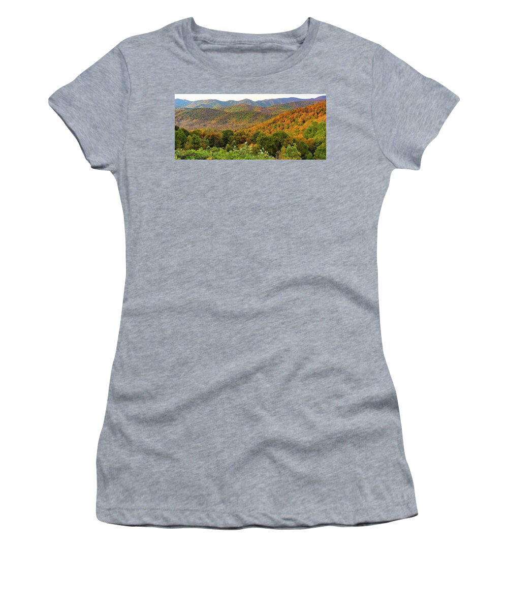 #fallffoliage#washcreek#westernnorthcarolina#blueridgeparkway#ashevillenc#usa Women's T-Shirt featuring the photograph Wash Creek Bronze by Katherine Y Mangum