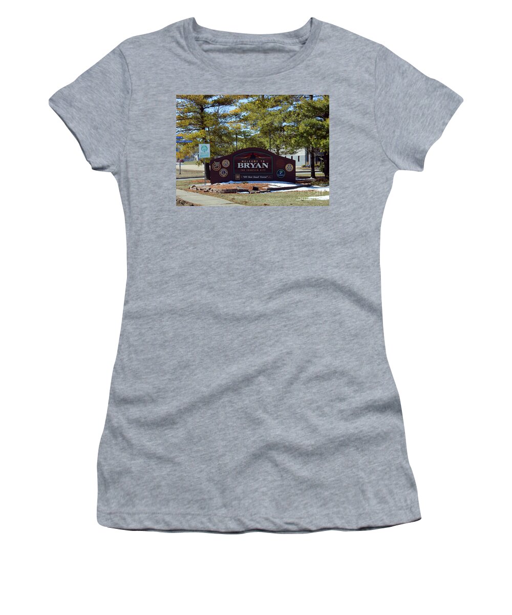Bryan Ohio Women's T-Shirt featuring the photograph Welcome to Bryan Ohio Sign 9887 by Jack Schultz