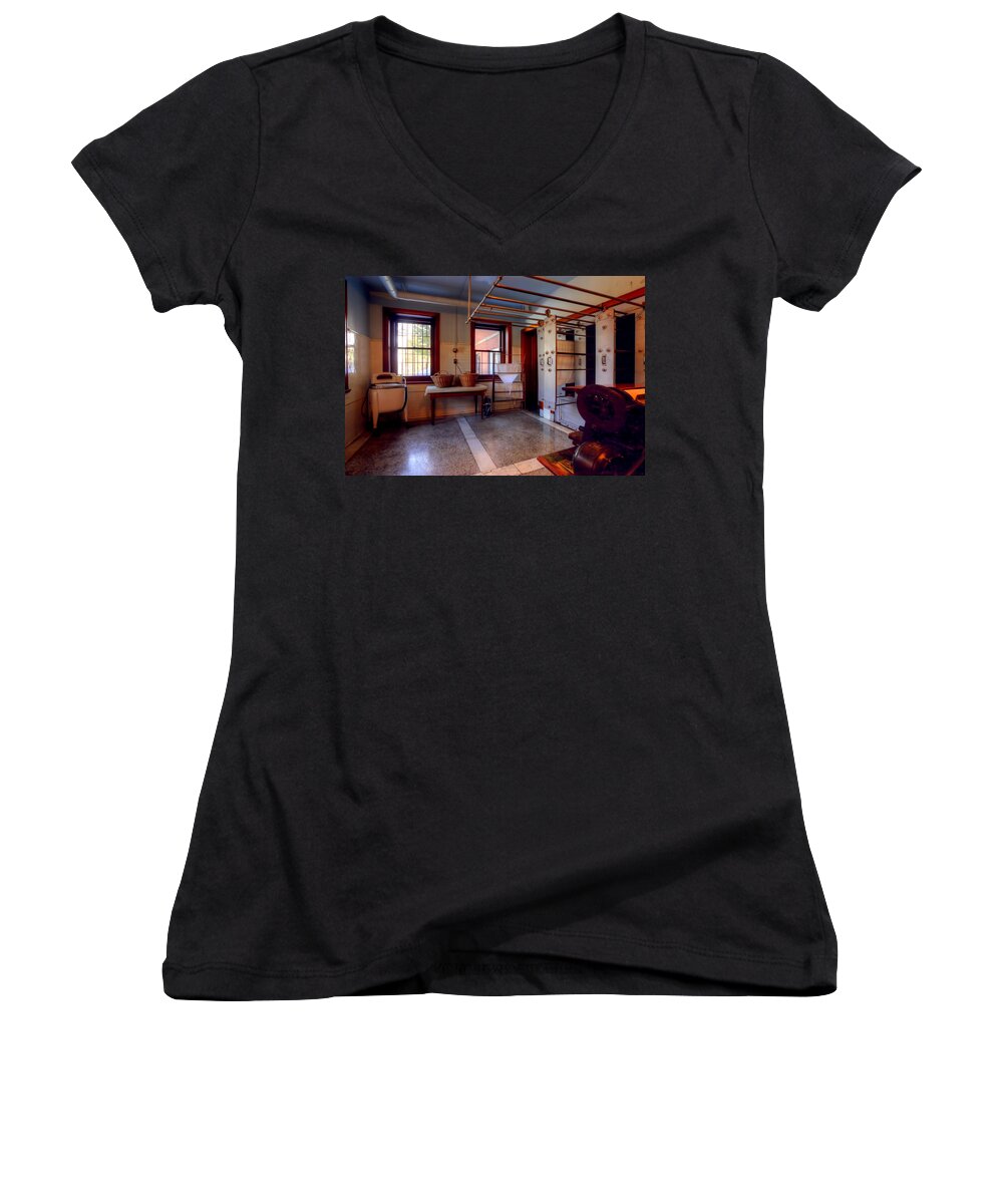 Congdon Women's V-Neck featuring the photograph Glensheen Mansion Duluth #8 by Amanda Stadther