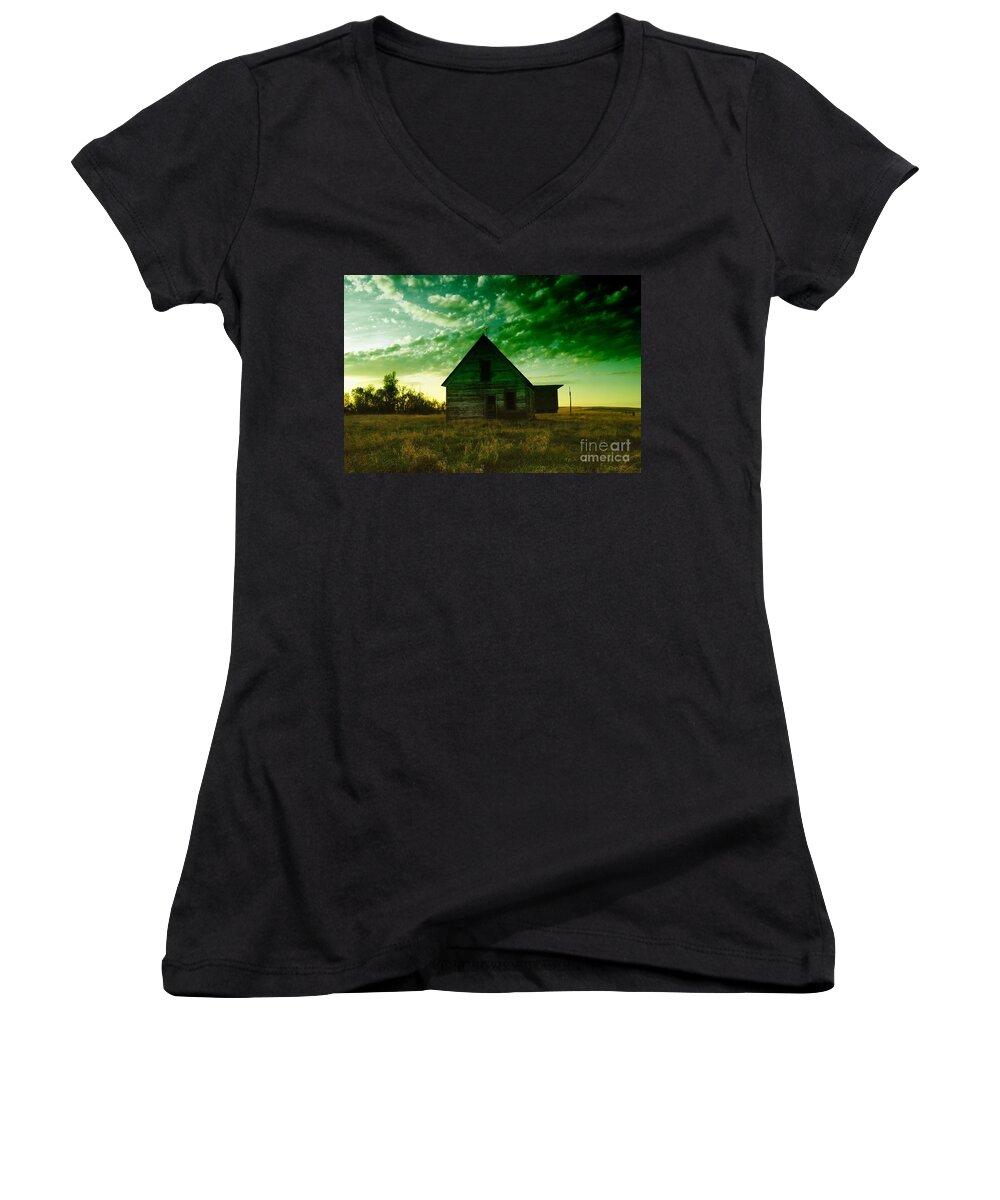 Houses Women's V-Neck featuring the photograph An Old North Dakota Farm House by Jeff Swan