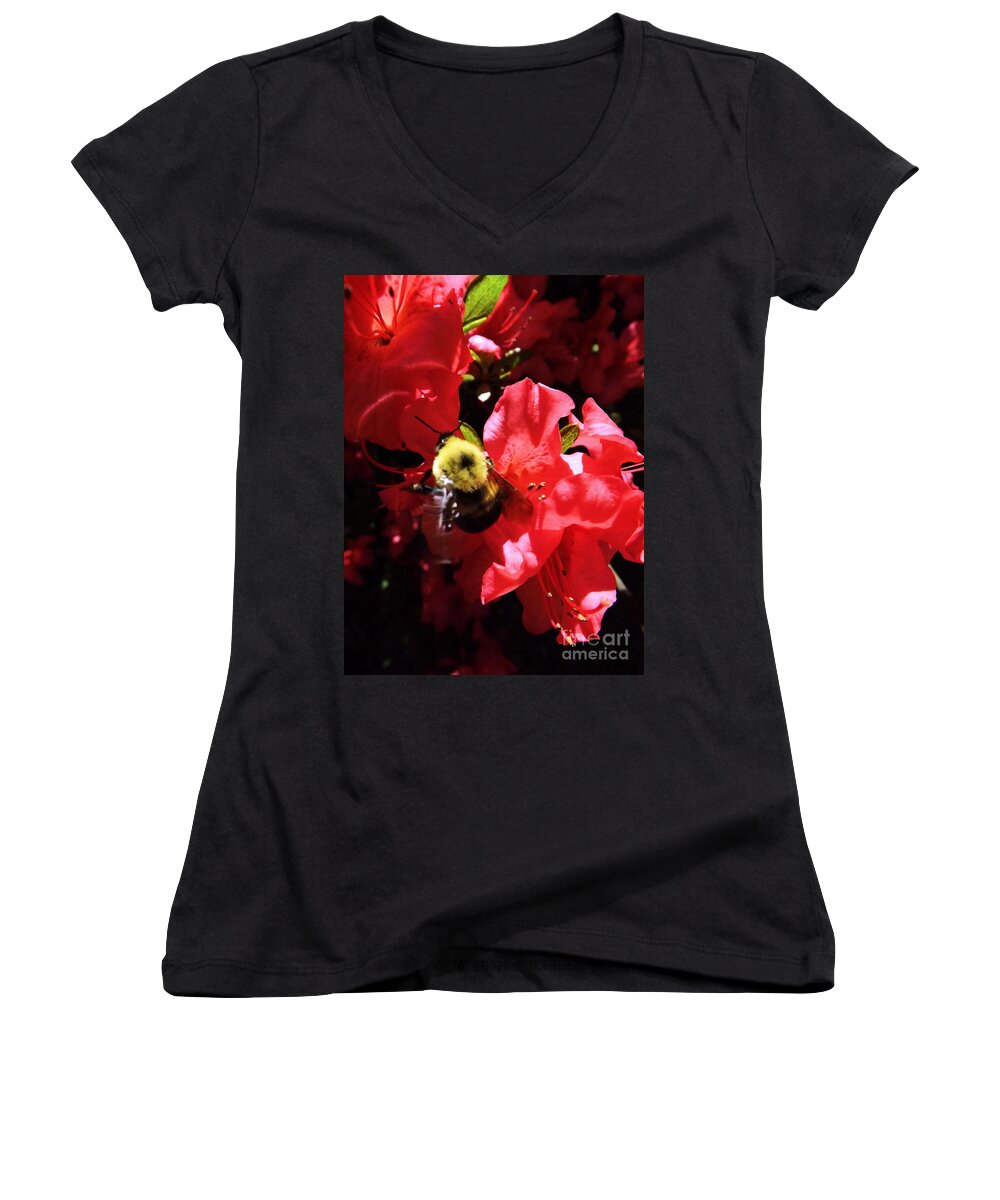 Wakening Women's V-Neck featuring the photograph Awakening by Robyn King