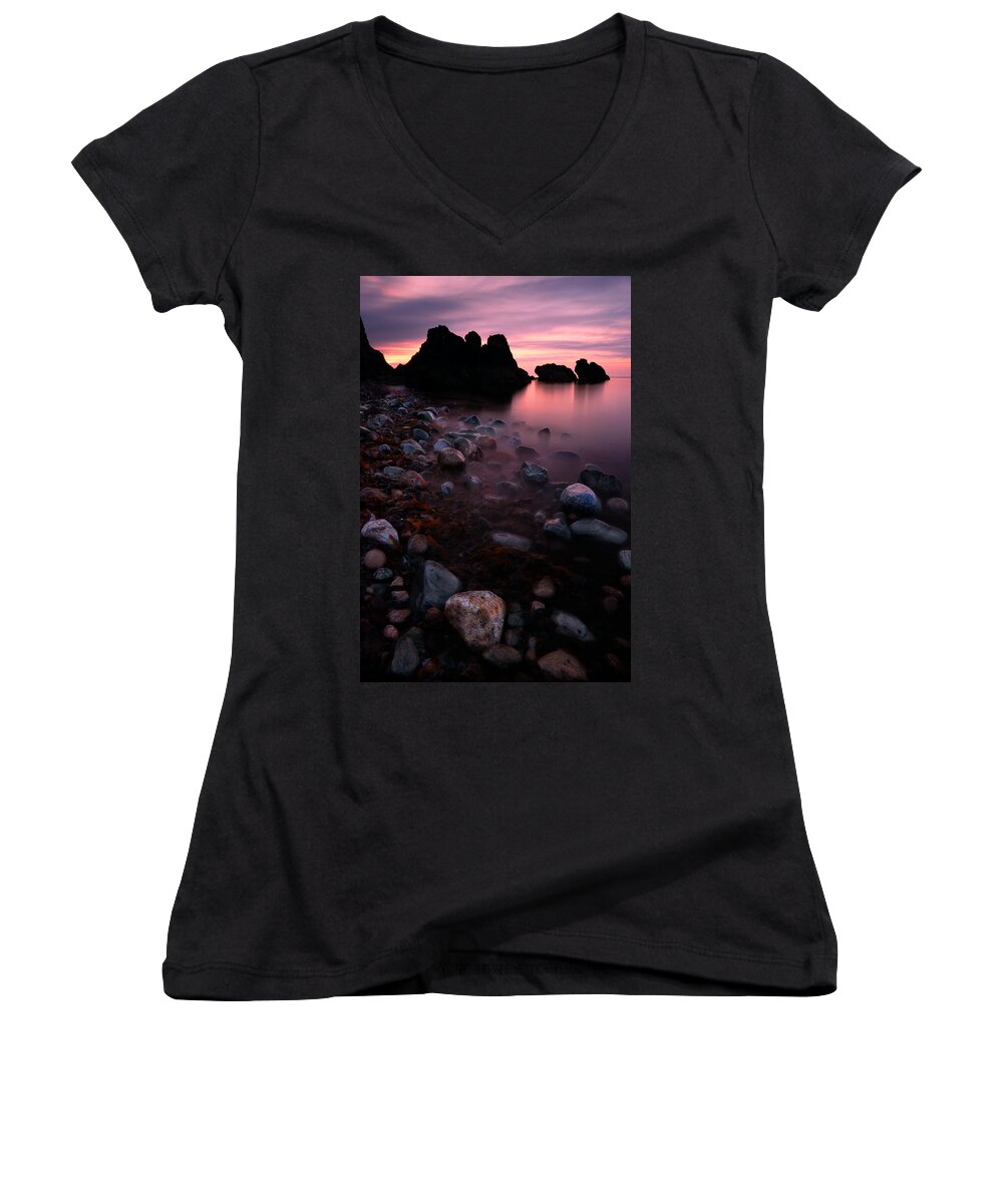 Cromarty Women's V-Neck featuring the photograph Cromarty Sunrise by Gavin Macrae