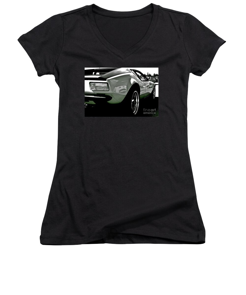 De Tomaso Women's V-Neck featuring the photograph De Tomaso Pantera 1973 by Linda Bianic